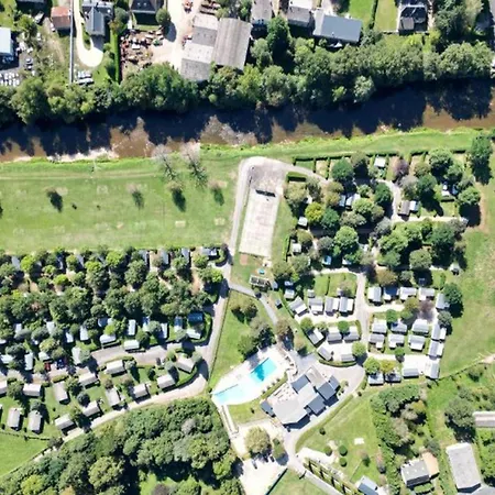 Campingplads Mobil Avec Terrasse Pour 5 Personnes - Api-1-52-1299 Saint-Geniez-dʼOlt
