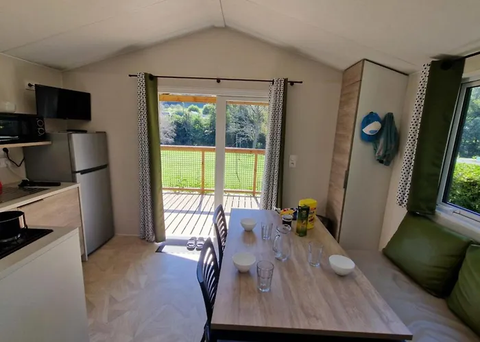 Campingplads Mobil Avec Terrasse Pour 5 Personnes - Api-1-52-1299 Saint-Geniez-dʼOlt