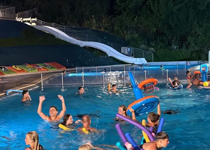 Mobil Avec Terrasse Pour 5 Personnes - Api-1-52-1299 *