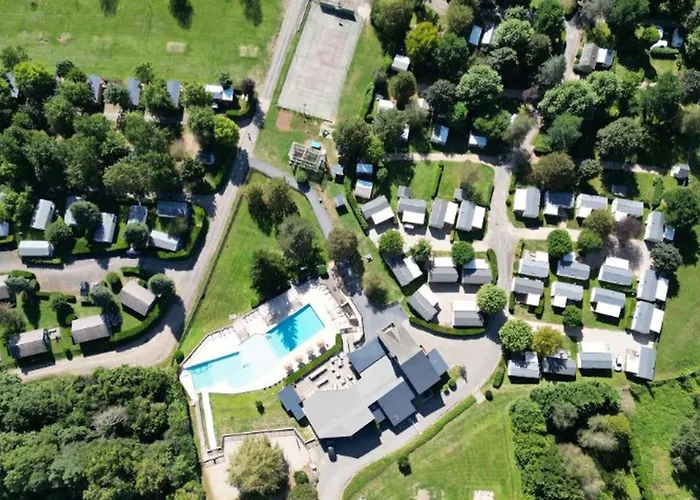 Campingplads Mobil Avec Terrasse Pour 5 Personnes - Api-1-52-1299 Saint-Geniez-dʼOlt